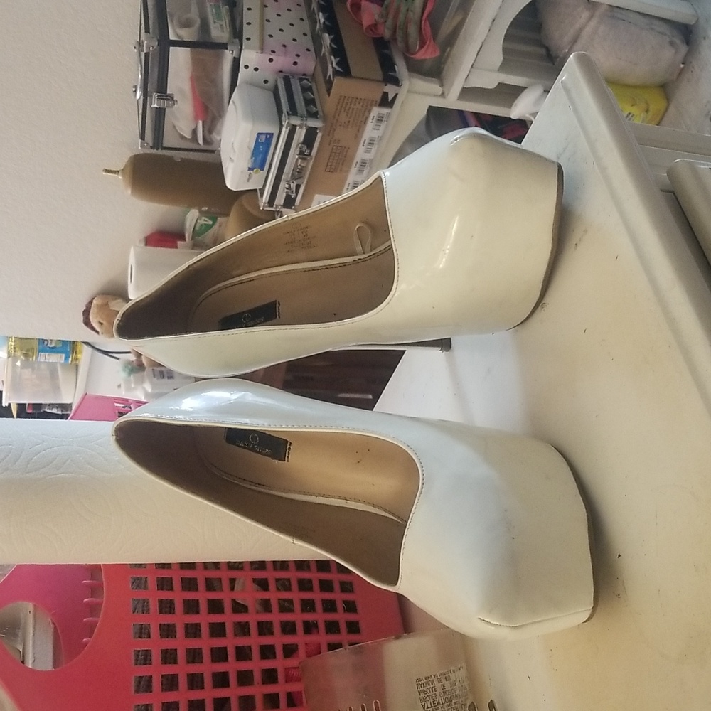 Gently used all whiteheels